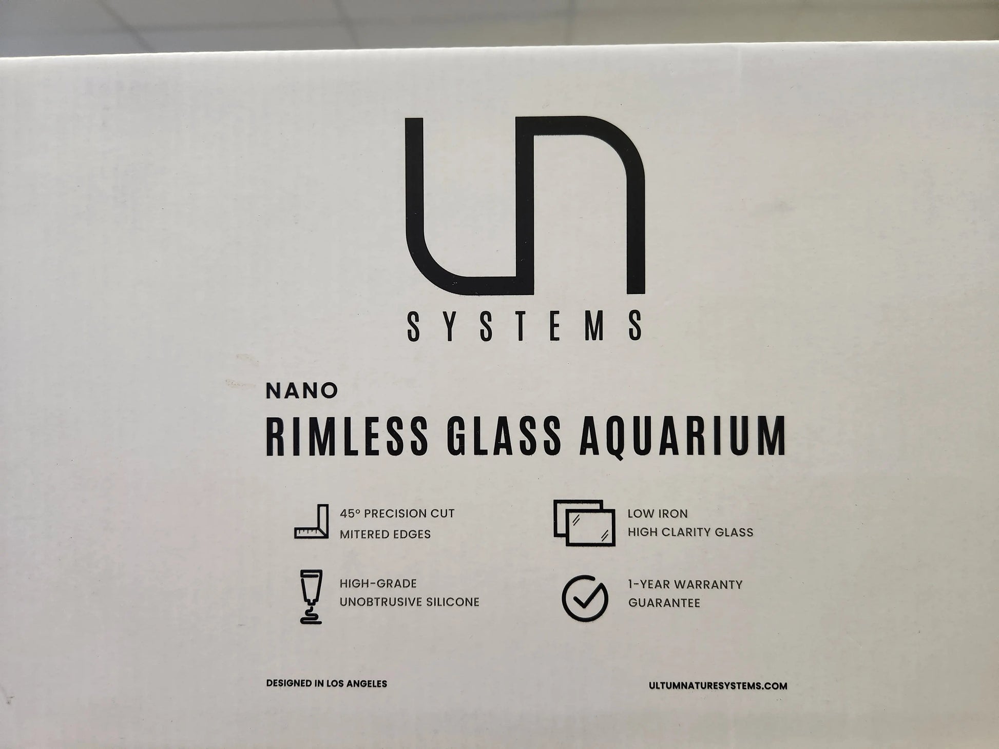 UNS Nano Rimless Glass Aquarium – ultra-clear low-iron glass tank with rimless design, ideal for aquascaping and shrimp tanks.